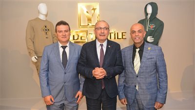 بالصور..مدير الشركة  نسعى للاعتماد على القطن المصرى لإنتاج برندات عالمية