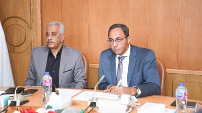 بنسبة إنتهاء 56.3%.. محافظ قنا يتابع الموقف التنفيذي لأعمال مشروع تطوير كورنيش النيل الشرقي