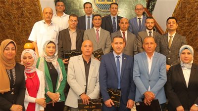 محافظ كفرالشيخ يكرم أوائل الدورات التدريبية بمركز سقارة للتدريب لعام 2023-2024