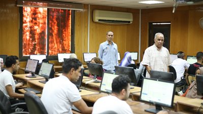 مركز التحول الرقمي بجامعة جنوب الوادي يجرى اختبارات لـ 109 باحثًا