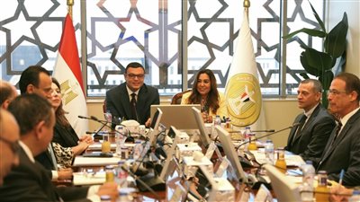 وزيرا الإسكان والتنمية المحلية والمدير الإقليمي لـ