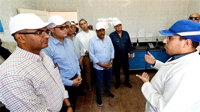 وزير الإسكان ومحافظ مطروح يتفقدان مشروع توسعات محطة معالجة الصرف الصحي بتقنية المعالجة الثلاثية بمرسى مطروح