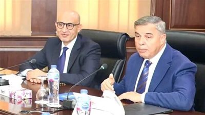 وزير التربية والتعليم يوجه باستخدام فكرة الفصل المتحرك على غرار المدارس العالمية