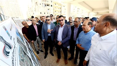 وزير الإسكان ومحافظ الإسكندرية يتفقدان إنشاء كوبرى لربط شارع السادات بالطريق الساحلى