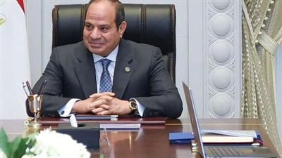 السيسي يتفقد صالة العرض الذكية في معرض مصر الدولي للطيران والفضاء بالعلمين 