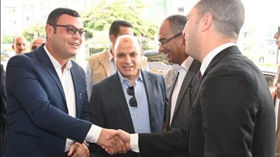 وزير الإسكان يتفقد عدد من مشروعات مياه الشرب والصرف الصحى بكفر الشيخ