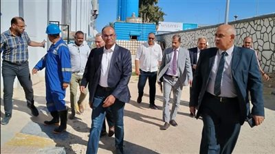 نائب وزير الإسكان يجتمع باللجنة المُشكلة لدراسة خدمات مياه الشرب والصرف الصحي بمطروح