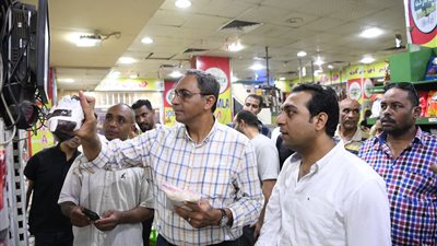للوقف علي مستوى الخدمات.. محافظ قنا يفاجئ عدد من الإدارات الحكومية بقوص