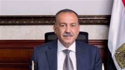 ضبط منشأة غير مرخصة تعيد تدوير الزيوت في أسيوط (صور)
