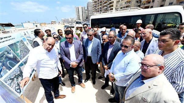 خلف الحدث