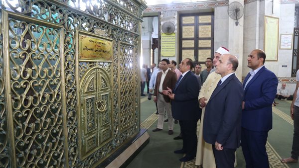 خلف الحدث