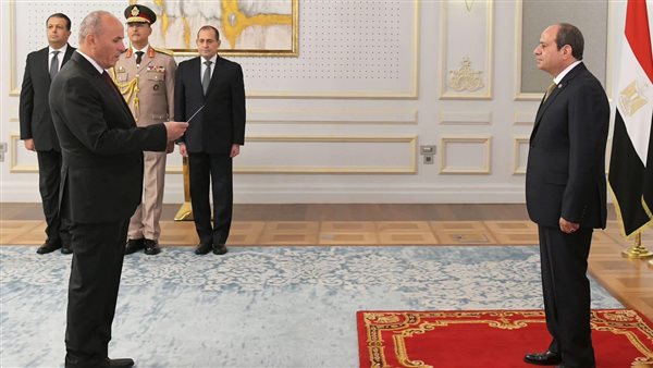 خلف الحدث