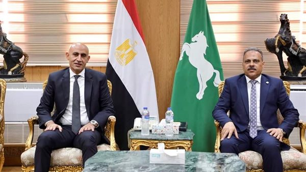وزير التعليم ومحافظ