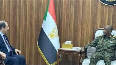 رئيس مجلس السيادة الانتقالي السوداني يستقبل رئيس المخابرات العامة المصرية