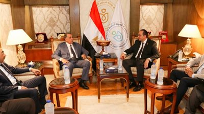 نقيب المحامين يلتقي رئيس الهيئة العامة للرعاية الصحية لبحث التعاون المشترك