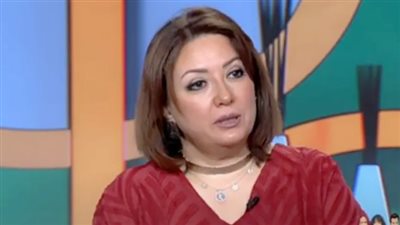 إحدى سيدات المجتمع: الحب بدون عقل يكون في البداية فقط.. والوعي ضروري