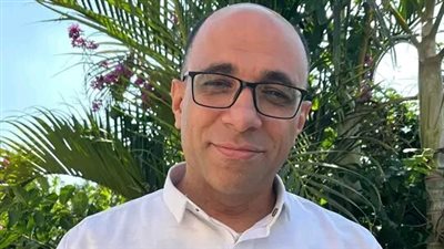 الطبيب الأزهري هاني عبدالجواد يعرض ساعته الخاصة للبيع.. ثمنها للمرضي غير القادرين