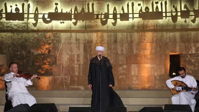 بالصور..ياسين التهامي يتجلى على مسرح المحكى فى ليلة من الإنشاد العذب