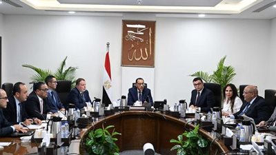 رئيس الوزراء يكشف أهمية وجود نظام قانوني يحكم مناطق المال والأعمال