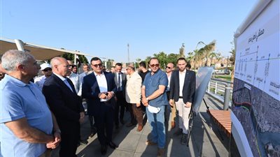 وزير الإسكان ومحافظ القاهرة يتابعان الاستعدادات لتشغيل المرحلة الثانية بمشروع 