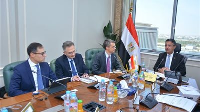 وزير التموين يبحث مع البنك الدولى مستجدات مشروع زيادة السعات التخزينية لصوامع الحبوب