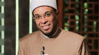 الشيخ محمد أبو بكر: أميل إلى حرمة تربية الكلاب في المنزل.. والإفتاء تجيب