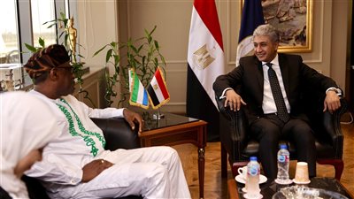 فتحي يبحث مع سفير سيراليون تعزيز أوجه التعاون  وجذب مزيد من الحركة السياحية 