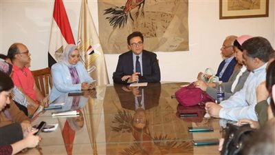 وزير الثقافة يعقد لقاءً مع محرري وكتاب الملف الثقافي ويؤكد: الإعلام شريك أساسي في التنمية الثقافية والمجتمعية التي تنشدها الدولة المصرية