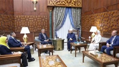 شيخ الأزهر يستقبل رئيس مجلس أمناء التحالف الوطني للعمل الأهلي ويؤكد ضرورة الارتقاء بجودة الخدمات المقدمة للفقراء والمحتاجين