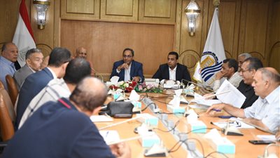 خلال استقباله وفد الهيئة العامة للاستثمار.. محافظ قنا يناقش الفرص الاستثمارية