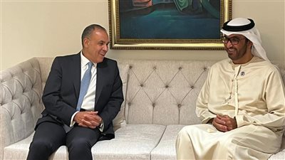 وزير الخارجية يبحث مع وزير الصناعة والتكنولوجيا الإماراتي العلاقات المتميزة بين البلدين