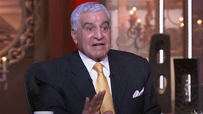 زاهي حواس: نعمل علي توقيعات كبيرة جداً لإعادة رأس نفرتيتي لمصر