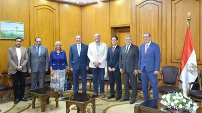  أمناء جامعة بنها الأهلية يناقش مع محافظ القليوبية بحث سبل التعاون