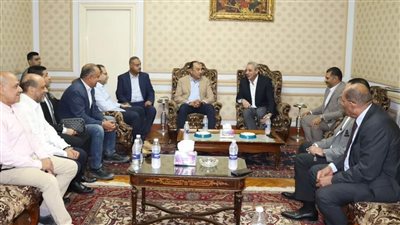 وزير قطاع الأعمال يستعرض الموقف التنفيذي للمصانع الجديدة ضمن المشروع القومي 