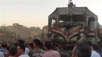 التبرع بالدم وطوابير الشهامة.. مشاهد إنسانية في حادث قطاري الزقازيق 