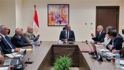 نائب وزير الإسكان يتابع تطور العمران والمرافق والطرق بمدينة الشيخ زايد