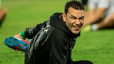 حارس الأهلي السابق: الحضري ليس صديقي