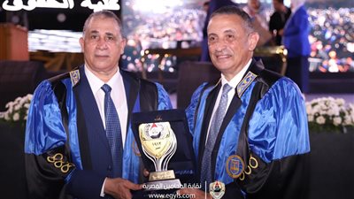 نقيب المحامين يشارك في حفل تخرج  طلاب كلية الحقوق جامعة الإسكندرية