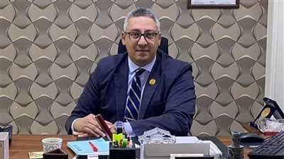 أستاذ بقومي البحوث الأول عالميًا بطب أمراض الجلد في الشرق الأوسط وأفريقيا