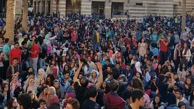 الالاف يصطفون في ميونيخ استعدادا للنسخة 189من أكبر مهرجان جعة في العالم