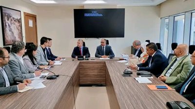 الإسكان ورئيس اقتصادية قناة السويس يبحثان فرص التعاون في تصنيع مكونات مشروعات مياه الشرب والصرف الصحي