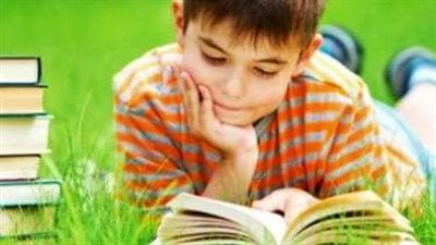 عماد خلاف يحذر من مخاطر السوشيال ميديا ويدعو لمواجهتها بالقراءة