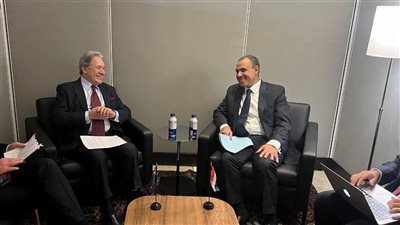 وزير الخارجية يبحث تطوير العلاقات مع نظيره النيوزيلندي بنيويورك