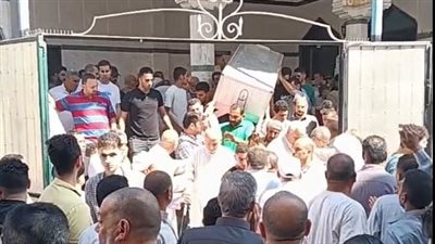 تشييع جثامين فتاتين لقيا مصرعهما في حادث انقلاب سيارة بترعة في الشرقية