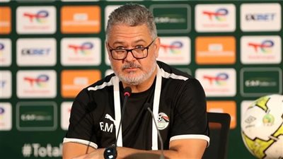 ميكالي يوقع عقود تدريب منتخب الشباب ويتفق على الخطط المستقبلية
