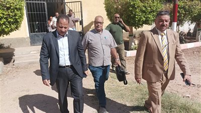 لجنة من التعليم تتفقد مدارس نجع حمادي لمتابعة تطبيق القرارات الوزارية الجديدة