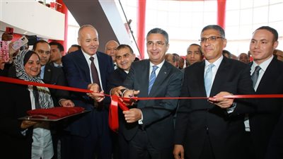 نيابة عن رئيس الوزراء.. وزير التموين يفتتح الفرع الرابع لـ 