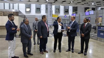 رئيس القابضة للمطارات يتفقد مطار سفنكس الدولي استعدادا للافتتاح الرسمي