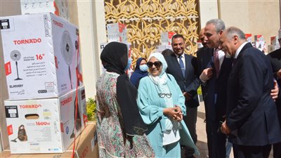 إحتفالاً بالعيد القومى..محافظ الغربية يسلم80 جهاز لـ20 فتاة من المقبلات على الزواج