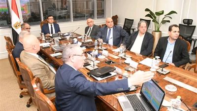 الشربيني يستعرض خطة القابضة للمياه والصرف لإحلال شبكات المياه لتقليل الفاقد حتى2050